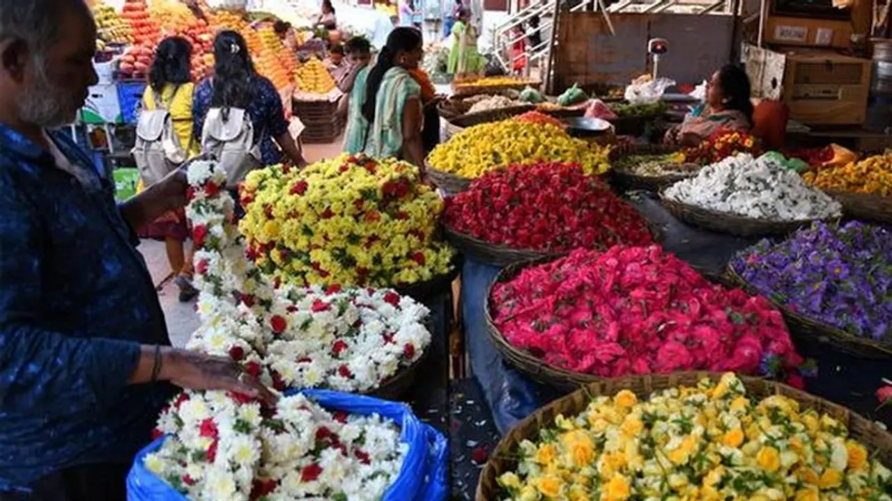 Bengaluru Flower Vendor Murder Case; ಸ್ನೇಹಿತನನ್ನು ಕೊಂದು ಕೇರಳಕ್ಕೆ ಪರಾರಿಯಾಗುತ್ತಿದ್ದವರ ಸೆರೆ! Bengaluru Flower Vendor Murder Case; ಸ್ನೇಹಿತನನ್ನು ಕೊಂದು ಕೇರಳಕ್ಕೆ ಪರಾರಿಯಾಗುತ್ತಿದ್ದವರ ಸೆರೆ!