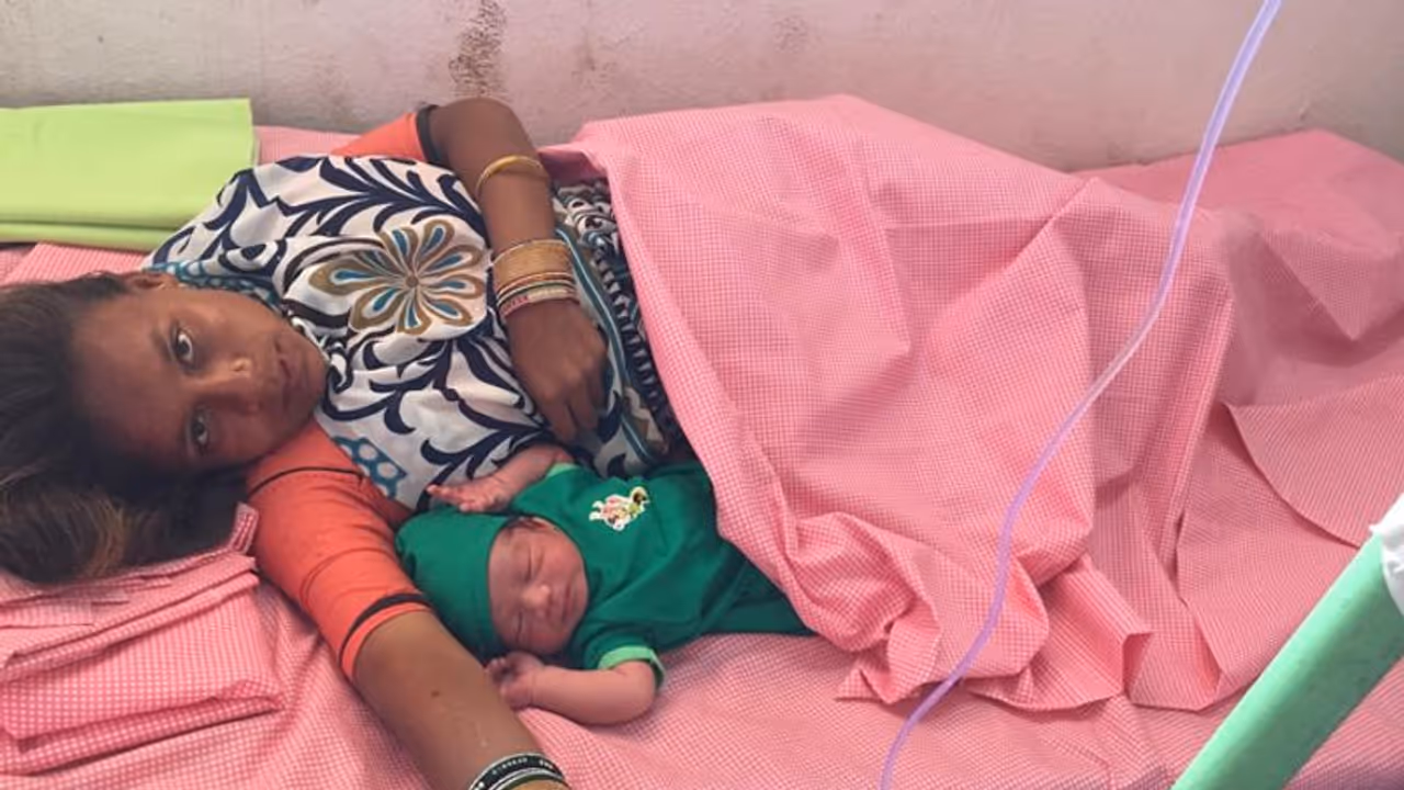 మేడారం జాతరలో మగబిడ్డను ప్రసవించిన గర్భిణీ: అద్భుతం అంటోన్న భక్తులు