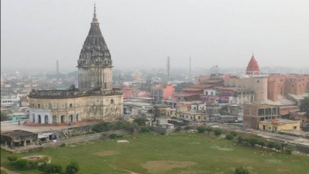 ഞങ്ങളുടെ ശ്മശാനത്തിന് മുകളിലാണോ രാമക്ഷേത്രത്തിന് തറക്കല്ലിടുന്നത്; ട്രസ്റ്റിന് കത്തെഴുതി മുസ്ലിം കുടുംബങ്ങള് ഞങ്ങളുടെ ശ്മശാനത്തിന് മുകളിലാണോ രാമക്ഷേത്രത്തിന് തറക്കല്ലിടുന്നത്; ട്രസ്റ്റിന് കത്തെഴുതി മുസ്ലിം കുടുംബങ്ങള്