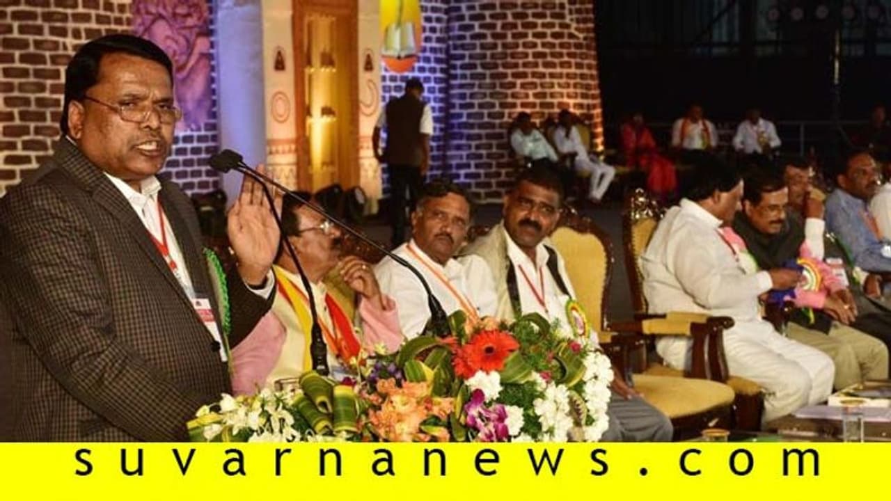 ದಲಿತರಿಂದಲೇ ದಲಿತರ ಶೋಷಣೆ: ಡಾ.ಸುಬ್ರಾವ ಎಂಟೆತ್ತಿನವರ ದಲಿತರಿಂದಲೇ ದಲಿತರ ಶೋಷಣೆ: ಡಾ.ಸುಬ್ರಾವ ಎಂಟೆತ್ತಿನವರ