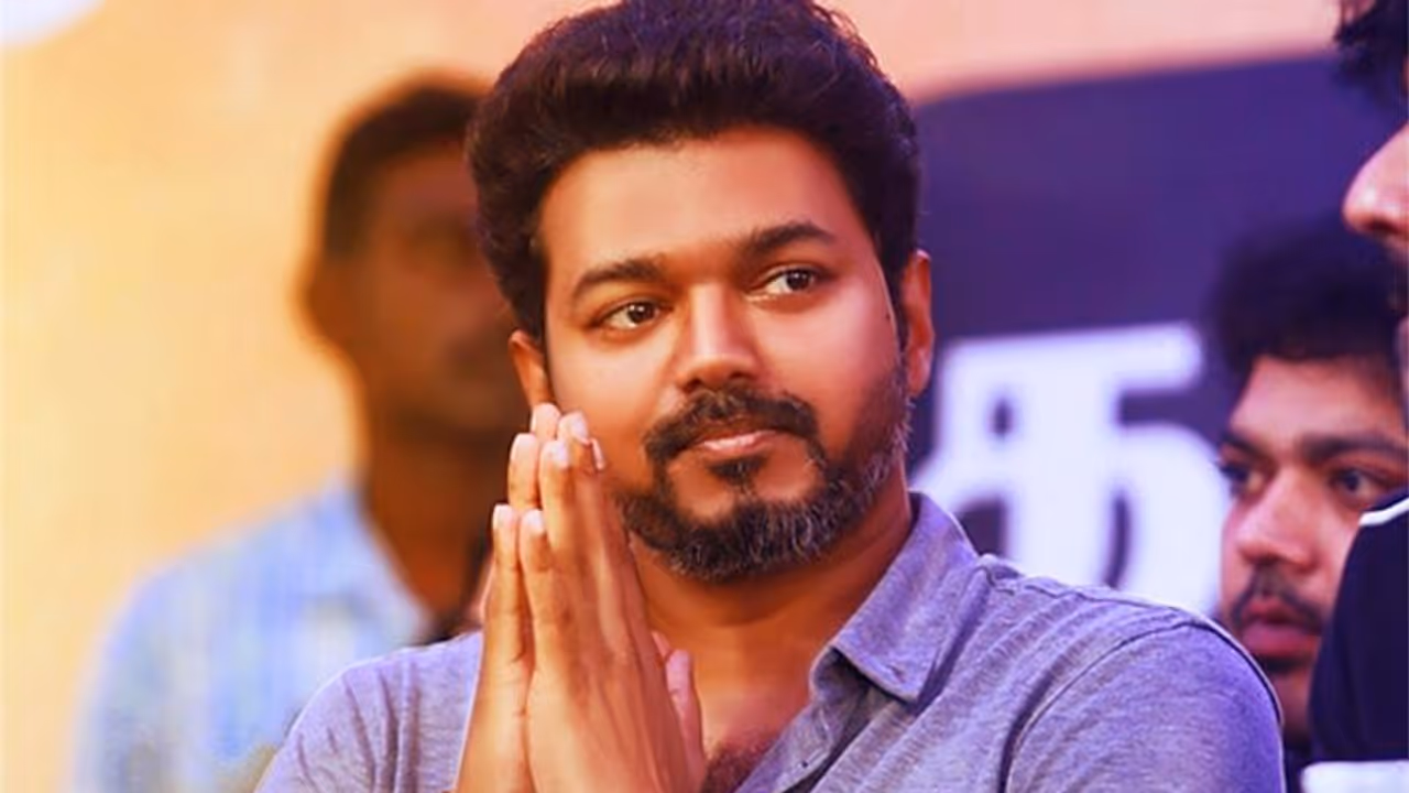 നടന് വിജയുടെ വീട്ടില് വീണ്ടും ആദായനികുതി വകുപ്പിന്റെ റെയ്ഡ് നടന് വിജയുടെ വീട്ടില് വീണ്ടും ആദായനികുതി വകുപ്പിന്റെ റെയ്ഡ്