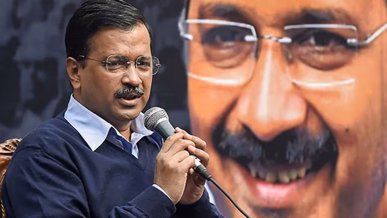 ఎన్నికలకు కొద్ది గంటల ముందు.. కేజ్రీవాల్‌కు ఈసీ షాక్