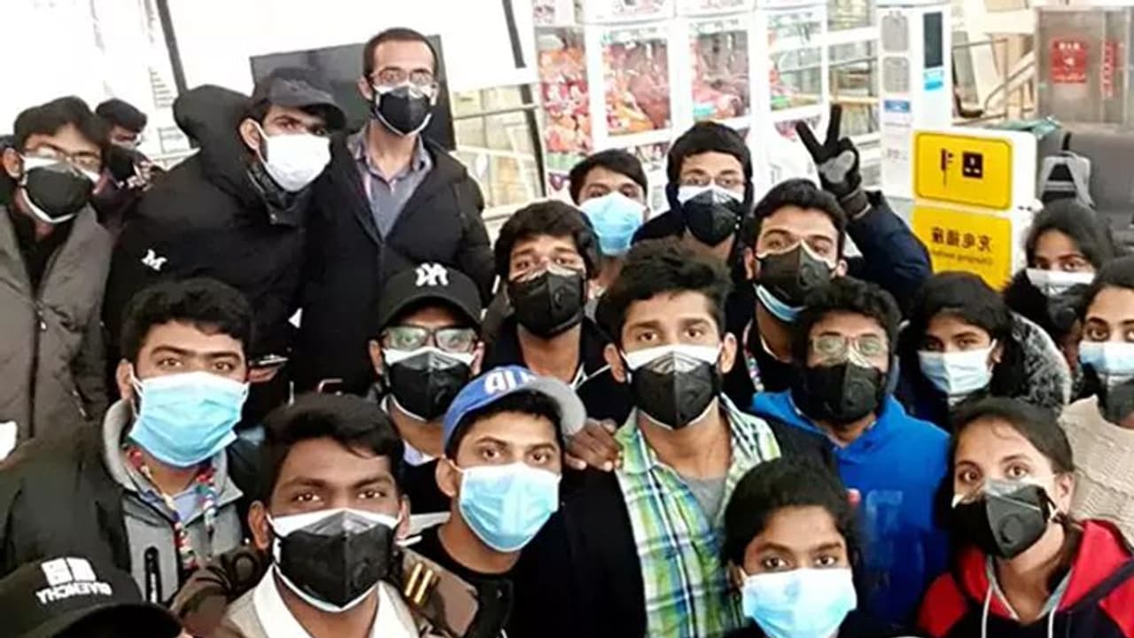 चीन के वुहान से लौटे किसी भारतीय को कोरोना वायरस नहीं, सभी 645 लोगों की जांच रिपोर्ट नेगेटिव चीन के वुहान से लौटे किसी भारतीय को कोरोना वायरस नहीं, सभी 645 लोगों की जांच रिपोर्ट नेगेटिव