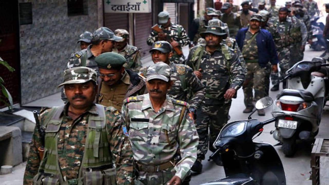 রাজধানীতে শতায়ু ভোটাররা পাচ্ছেন ভিআইপি র মর্যাদা, সবচেয়ে প্রবীণা ১১০ বছরের কালীতারাদেবী রাজধানীতে শতায়ু ভোটাররা পাচ্ছেন ভিআইপি র মর্যাদা, সবচেয়ে প্রবীণা ১১০ বছরের কালীতারাদেবী