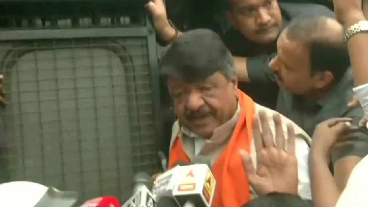 कैलाश विजयवर्गीय हिरासत में, बिना इजाजत CAA के समर्थन में निकाल रहे थे रैली कैलाश विजयवर्गीय हिरासत में, बिना इजाजत CAA के समर्थन में निकाल रहे थे रैली