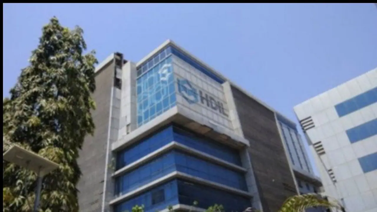 सुप्रीम कोर्ट ने PMC बैंक के बकाए के भुगतान के लिए HDIL की संपत्तियों की बिक्री संबंधी आदेश पर लगाई रोक सुप्रीम कोर्ट ने PMC बैंक के बकाए के भुगतान के लिए HDIL की संपत्तियों की बिक्री संबंधी आदेश पर लगाई रोक