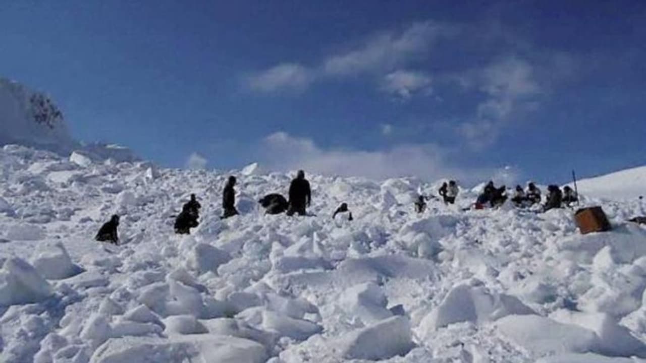 സിയാച്ചിനിലെ സൈനികര്ക്ക് സ്നോ ബൂട്ടുകൾ അയയ്ക്കാനൊരുങ്ങി ഉത്തരാഖണ്ഡ് കോണ്ഗ്രസ് സിയാച്ചിനിലെ സൈനികര്ക്ക് സ്നോ ബൂട്ടുകൾ അയയ്ക്കാനൊരുങ്ങി ഉത്തരാഖണ്ഡ് കോണ്ഗ്രസ്