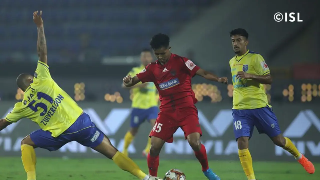 ISL 2020: ಪಂದ್ಯ ಡ್ರಾ, ಕೇರಳ ಪ್ಲೇ ಆಫ್ ಕನಸು ಭಗ್ನ! ISL 2020: ಪಂದ್ಯ ಡ್ರಾ, ಕೇರಳ ಪ್ಲೇ ಆಫ್ ಕನಸು ಭಗ್ನ!
