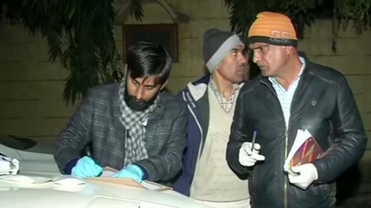 വനിത പൊലീസ് എസ് ഐയെ വെടിവച്ചുകൊന്നു; അക്രമിയെ പിടികൂടാന്‍ സിസിടിവി പരിശോധന