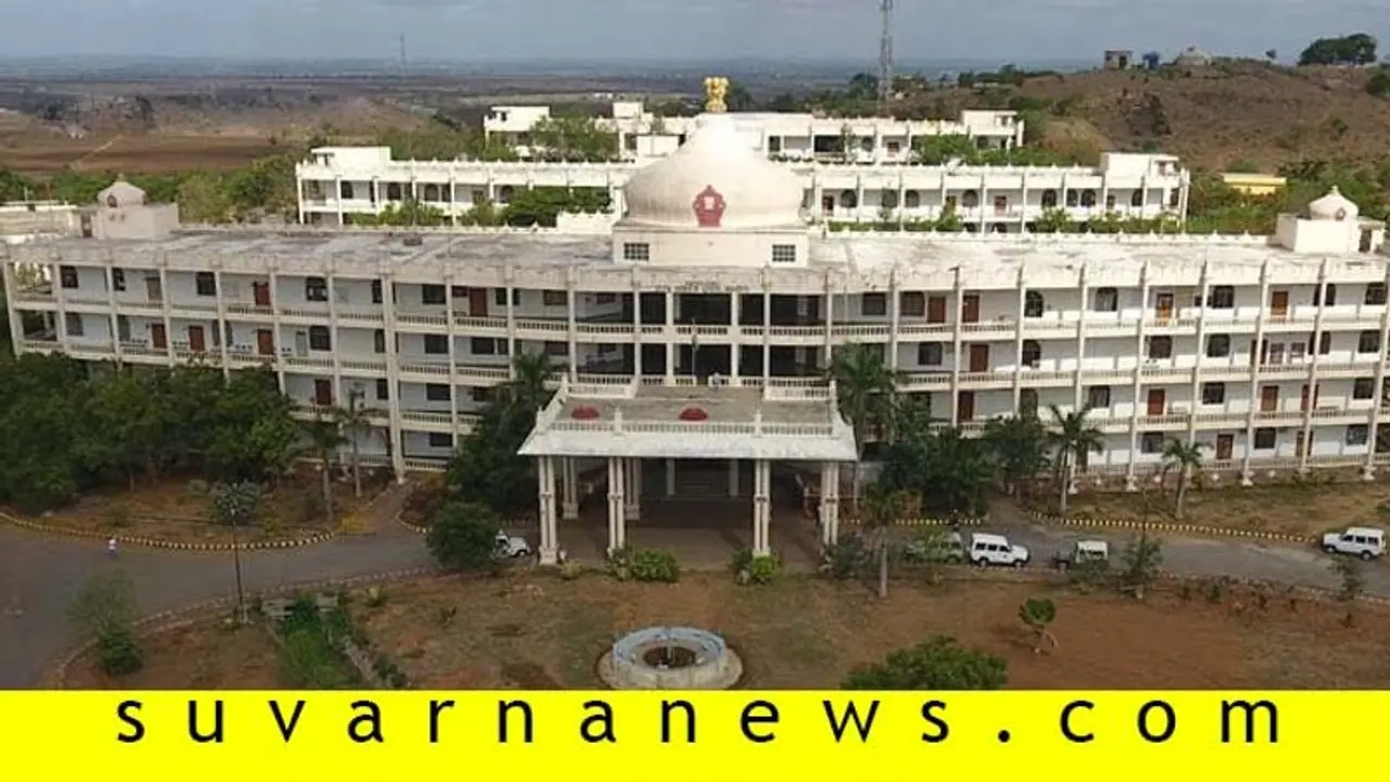 ಹಾವೇರಿ 86ನೇ ಕನ್ನಡ ಸಾಹಿತ್ಯ ಸಮ್ಮೇಳನ: ‘ಅಪಸ್ವರ ಸಾಕು, ಒಗ್ಗೂಡಿ ನುಡಿ ತೇರೆಳೆಯಬೇಕು’ ಹಾವೇರಿ 86ನೇ ಕನ್ನಡ ಸಾಹಿತ್ಯ ಸಮ್ಮೇಳನ: ‘ಅಪಸ್ವರ ಸಾಕು, ಒಗ್ಗೂಡಿ ನುಡಿ ತೇರೆಳೆಯಬೇಕು’