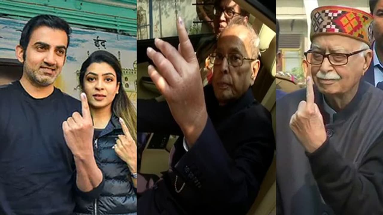 अडवाणी, मुखर्जी और तापसी पन्नू से लेकर प्रियंका के बेटे रेहान तक...देखिए कौन कौन पहुंचा वोट देने PHOTOS अडवाणी, मुखर्जी और तापसी पन्नू से लेकर प्रियंका के बेटे रेहान तक...देखिए कौन कौन पहुंचा वोट देने PHOTOS