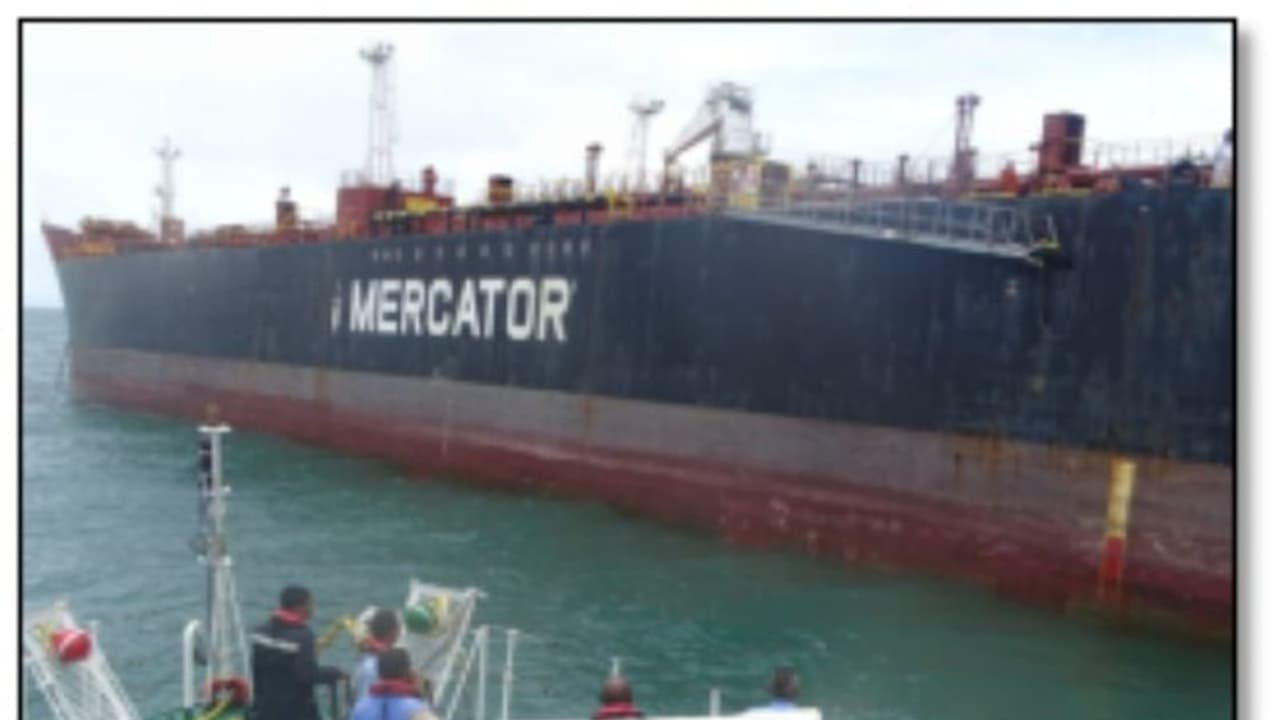 അറ്റക്കുറ്റപ്പണിക്ക് ശേഷം പണം നൽകാതെ മുങ്ങി; ഇന്ത്യൻ എണ്ണ കപ്പൽ കൊച്ചിയില്‍ കസ്റ്റഡിയിൽ