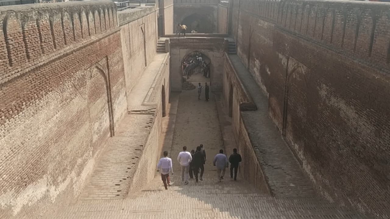 नेशनल प्लेयर को दी दर्दनाक मौत, फिर शव के कंधे पर टंग दिया कैरी बैग और पास खड़ी थी स्कूटी... नेशनल प्लेयर को दी दर्दनाक मौत, फिर शव के कंधे पर टंग दिया कैरी बैग और पास खड़ी थी स्कूटी...