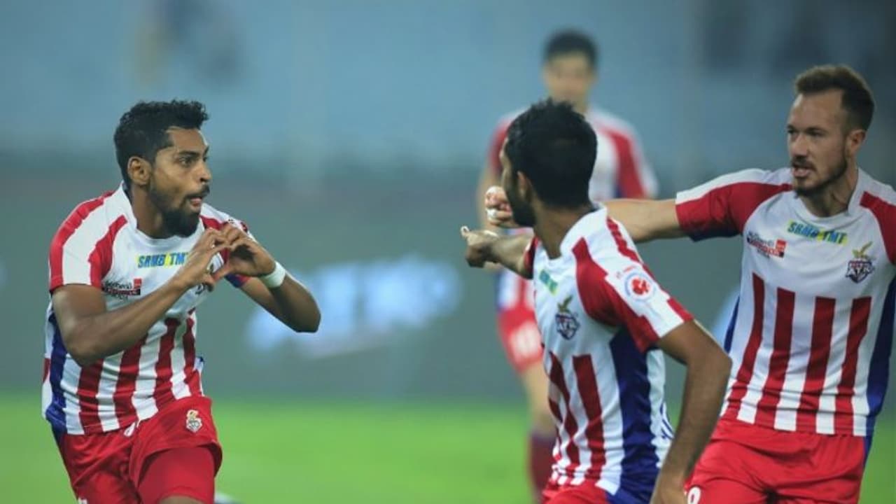 ഐഎസ്എല്: റോയ് കൃഷ്ണക്ക് ഹാട്രിക്; ത്രില്ലര് ജയവുമായി എടികെ വീണ്ടും തലപ്പത്ത്; പ്ലേ ഓഫിൽ ഐഎസ്എല്: റോയ് കൃഷ്ണക്ക് ഹാട്രിക്; ത്രില്ലര് ജയവുമായി എടികെ വീണ്ടും തലപ്പത്ത്; പ്ലേ ഓഫിൽ