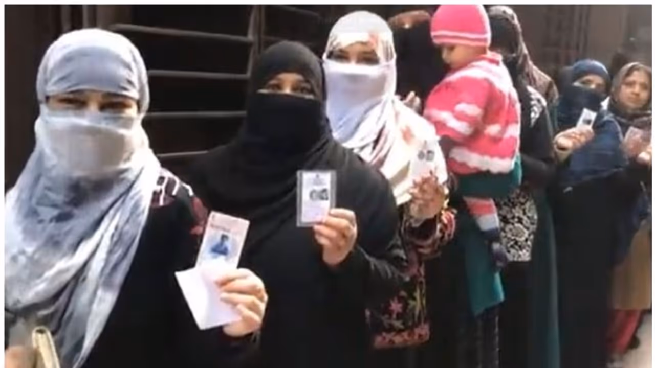 'രേഖകളെല്ലാം സൂക്ഷിച്ചോളൂ, എന്‍പിആറിന് ഉപകാരപ്പെടും'; ഭീഷണിപ്പെടുത്തി കര്‍ണാടക ബിജെപിയുടെ ട്വീറ്റ്