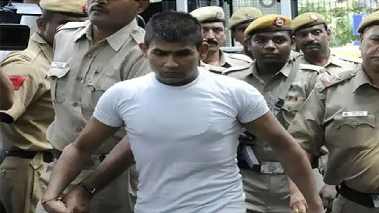 নির্ভয়া মামলার শুনানিতে সংজ্ঞা হারালেন বিচারক, খারিজ হল বিনয়ের আবেদন নির্ভয়া মামলার শুনানিতে সংজ্ঞা হারালেন বিচারক, খারিজ হল বিনয়ের আবেদন