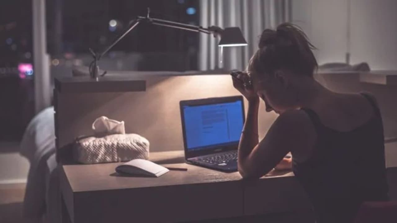 രാത്രി ഷിഫ്റ്റില് ജോലി ചെയ്യുന്നവരാണോ? അള്സറിനെ പേടിക്കുക; ശ്രദ്ധിക്കേണ്ട കാര്യങ്ങള്... രാത്രി ഷിഫ്റ്റില് ജോലി ചെയ്യുന്നവരാണോ? അള്സറിനെ പേടിക്കുക; ശ്രദ്ധിക്കേണ്ട കാര്യങ്ങള്...