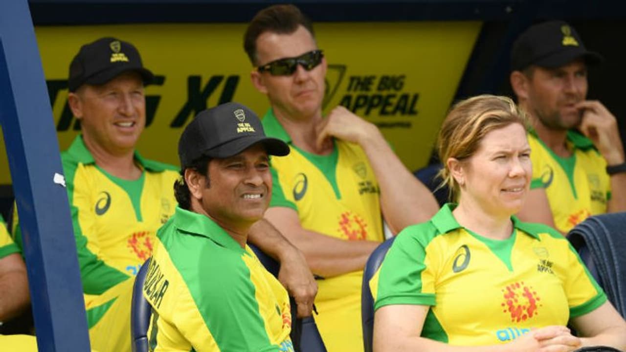 ಬುಶ್ ಫೈರ್ ಪಂದ್ಯ: ಗಿಲ್ಲಿ ಎದುರು ಪಾಂಟಿಂಗ್ ಪಡೆಗೆ ರೋಚಕ ಜಯ ಬುಶ್ ಫೈರ್ ಪಂದ್ಯ: ಗಿಲ್ಲಿ ಎದುರು ಪಾಂಟಿಂಗ್ ಪಡೆಗೆ ರೋಚಕ ಜಯ