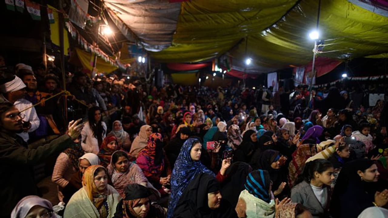 শাহিনবাগ নিয়ে সরগরম দিল্লির রাজনীতি, ভোট পেতেই আন্দোলন বলে বিজেপিকে নিশানা আপের শাহিনবাগ নিয়ে সরগরম দিল্লির রাজনীতি, ভোট পেতেই আন্দোলন বলে বিজেপিকে নিশানা আপের
