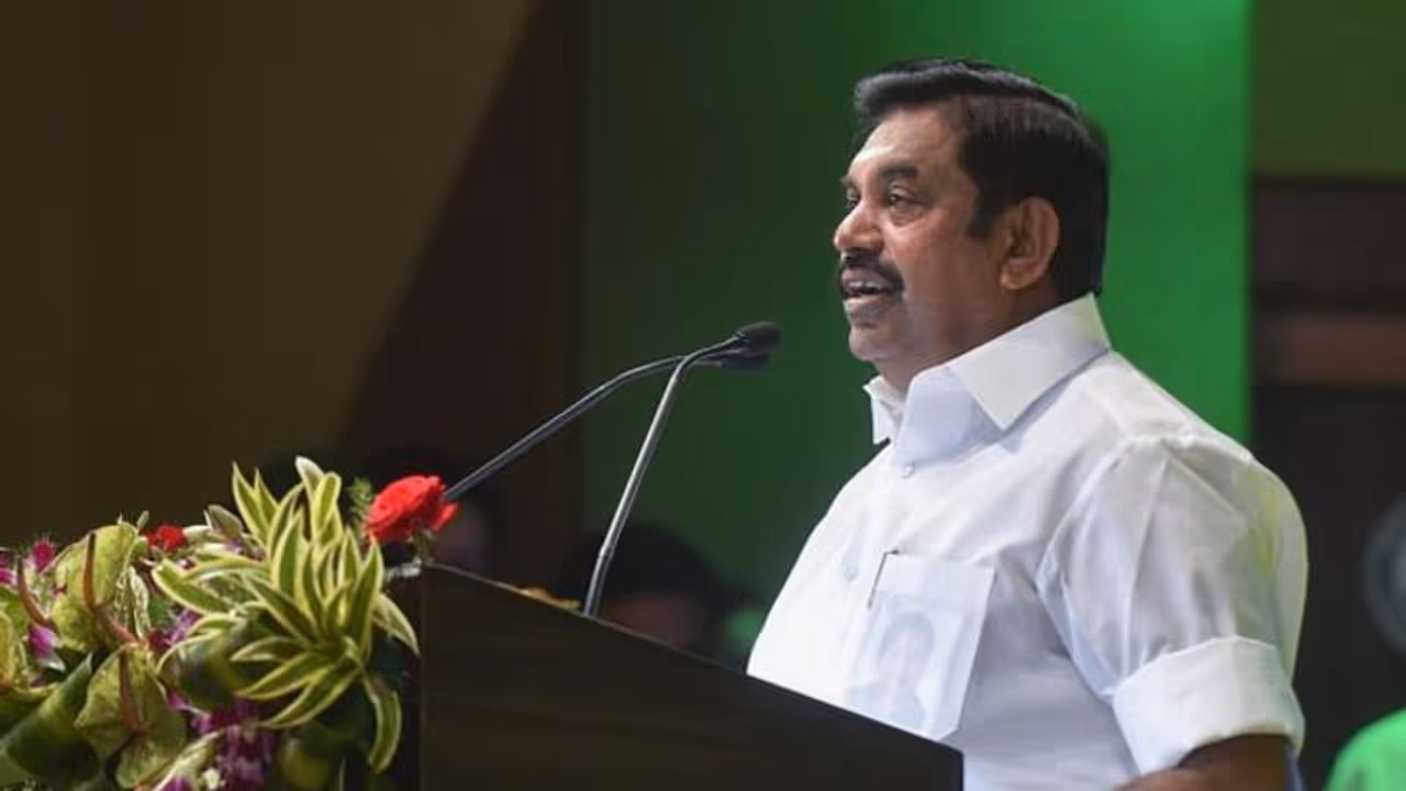 அதிமுக அரசு இஸ்லாமியர்களுக்கு பாதுகாப்பு அரணாக விளங்குகிறது... எடப்பாடி பழனிச்சாமி சரவெடி பேச்சு.. அதிமுக அரசு இஸ்லாமியர்களுக்கு பாதுகாப்பு அரணாக விளங்குகிறது... எடப்பாடி பழனிச்சாமி சரவெடி பேச்சு..