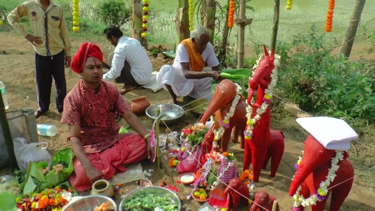বিদ্যুৎস্পৃষ্ট হয়ে হাতির মৃত্যু, বর্ষপূর্তিতে গ্রামে শ্রাদ্ধের আয়োজন স্থানীয়দের