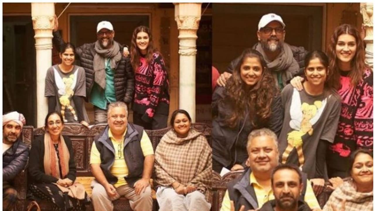 പുതിയ സിനിമയ്ക്കായി 15 കിലോ ഭാരം വര്ദ്ധിപ്പിച്ച് കൃതി സനോണ് പുതിയ സിനിമയ്ക്കായി 15 കിലോ ഭാരം വര്ദ്ധിപ്പിച്ച് കൃതി സനോണ്