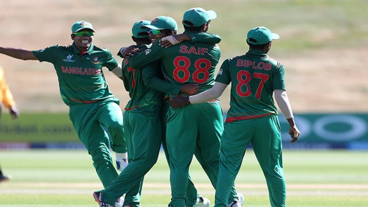 అండర్ 19 ప్రపంచ కప్ ఫైనల్: పోరాడి ఓడిన భారత్.. విశ్వవిజేతగా బంగ్లాదేశ్ అండర్ 19 ప్రపంచ కప్ ఫైనల్: పోరాడి ఓడిన భారత్.. విశ్వవిజేతగా బంగ్లాదేశ్