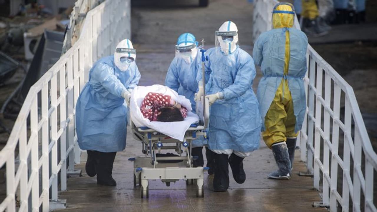 चीन में जारी कोरोना वायरस का कहर, मरने वालों की संख्या 813 पहुंची, नए मामलों में कमी से राहत चीन में जारी कोरोना वायरस का कहर, मरने वालों की संख्या 813 पहुंची, नए मामलों में कमी से राहत