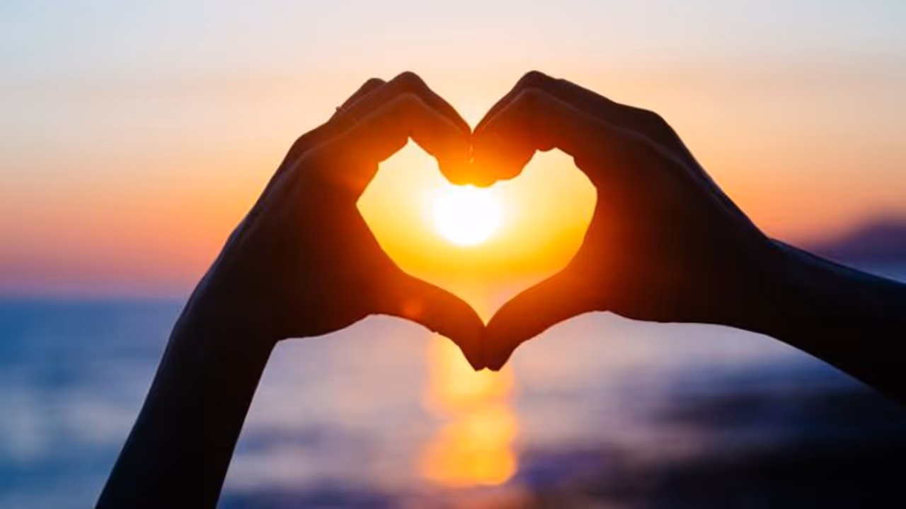 ഈ പ്രണയ ദിനത്തിൽ കാമുകിക്ക് നൽകാവുന്ന നാല് സമ്മാനങ്ങൾ ഇതാണ് ഈ പ്രണയ ദിനത്തിൽ കാമുകിക്ക് നൽകാവുന്ന നാല് സമ്മാനങ്ങൾ ഇതാണ്