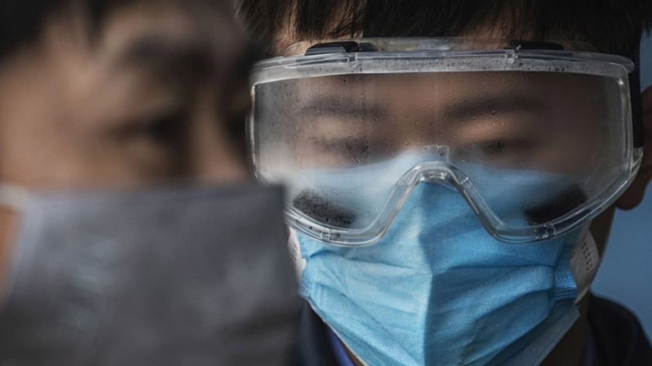 যাত্রী ঠাসা মেট্রো রেলে করোনাভাইরাসে আক্রান্ত হওয়ার নাটক, শ্রীঘরে ঠাঁই হল যুবকের যাত্রী ঠাসা মেট্রো রেলে করোনাভাইরাসে আক্রান্ত হওয়ার নাটক, শ্রীঘরে ঠাঁই হল যুবকের