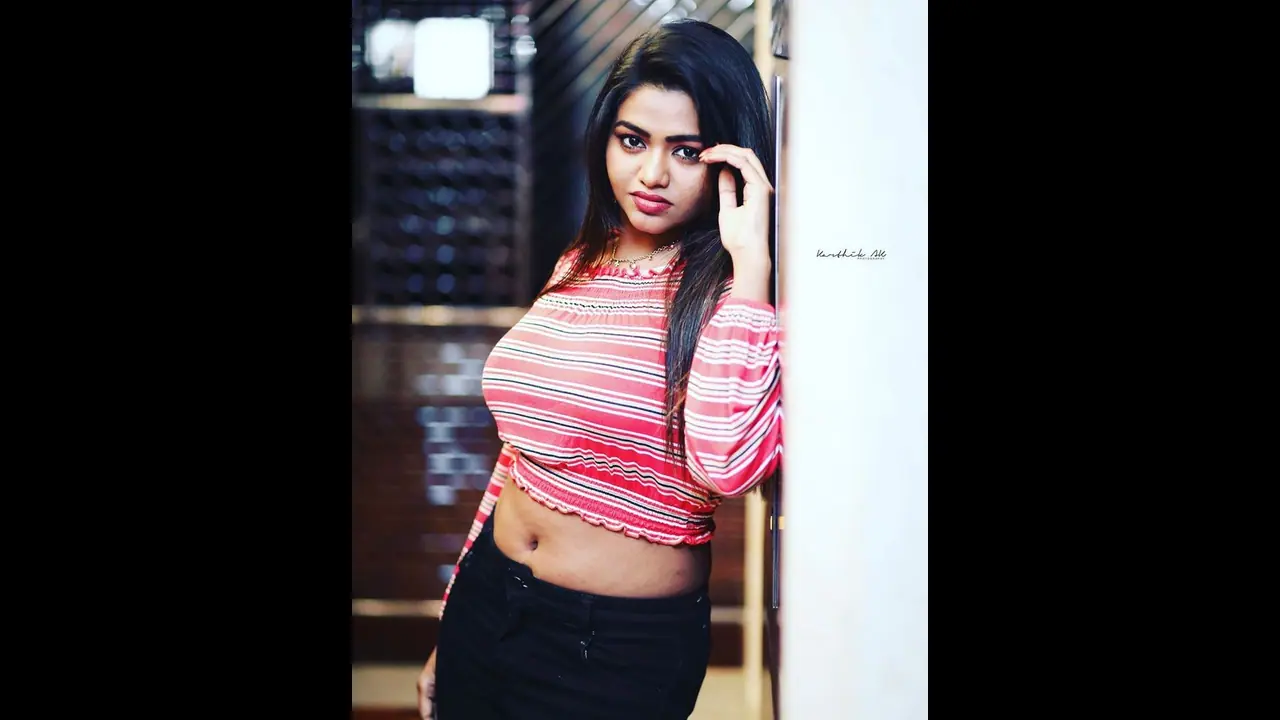 உரசி உராய்ந்து... கட்டித் தழுவி விரகதாபத்தை தூண்டும் ஷாலு ஷம்மு... ஏக்கப்பெருமூச்சு விட வைக்கும் வீடியோ..! உரசி உராய்ந்து... கட்டித் தழுவி விரகதாபத்தை தூண்டும் ஷாலு ஷம்மு... ஏக்கப்பெருமூச்சு விட வைக்கும் வீடியோ..!