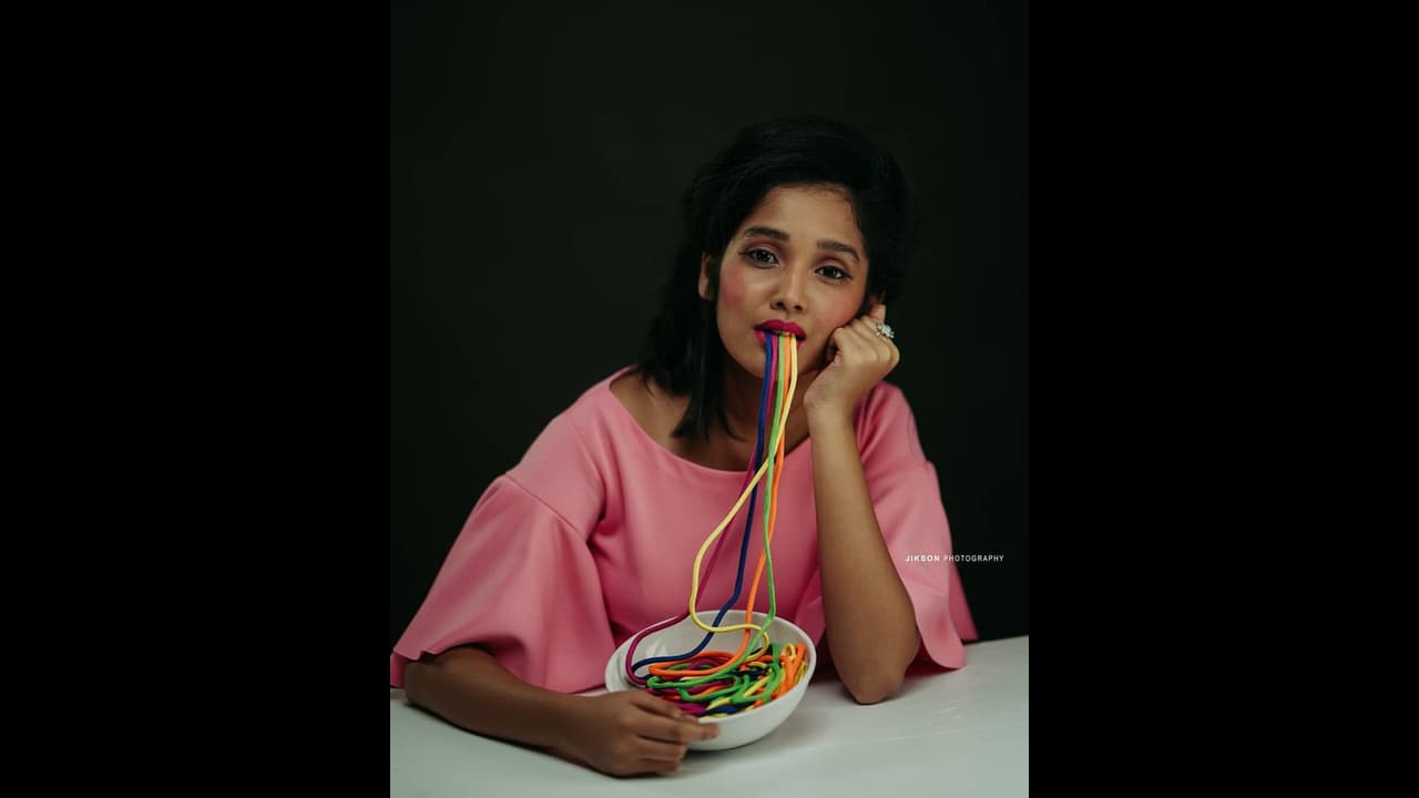 அந்த உள்ளாடை பார்க்க கொஞ்சம் மோசமாக இருக்கும்... அட்ராசிட்டி காட்டிய நடிகை அனிகா..!