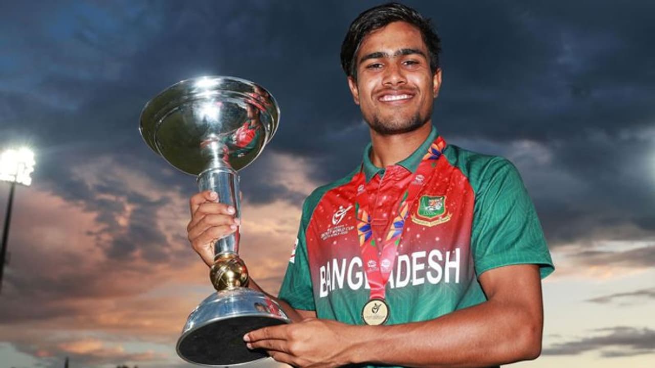 గుండెల్లో అక్క లేదన్న బాధ: పంటిబిగువున భరించి.. జట్టును విశ్వవిజేతగా నిలిపాడు