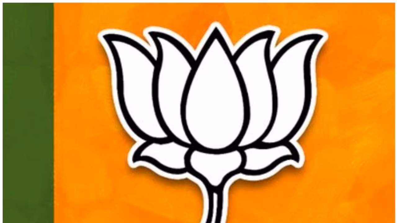 ஆட்சி பீடத்தில் தாமரையை வைக்காமல் டெல்லி மக்கள் விளக்குமாறை வைச்சுட்டாங்க... புலம்பும் பாஜக..! ஆட்சி பீடத்தில் தாமரையை வைக்காமல் டெல்லி மக்கள் விளக்குமாறை வைச்சுட்டாங்க... புலம்பும் பாஜக..!