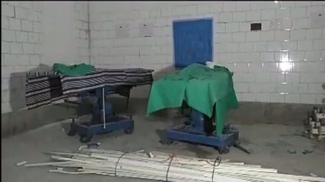 অপারেশন থিয়েটার ভাসছে শৌচাগারের জলে, বাঁকুড়া মেডিক্যাল কলেজে বিপাকে রোগীরা