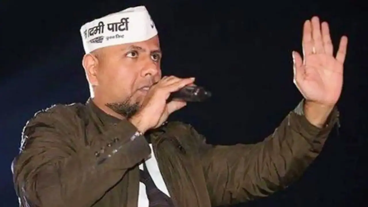 'স্ট্যাচু অফ ইউনিটি'র বদলে 'তাজমহল' কেন, মোদিকে তোপ দাগলেন বিশাল দাদলানি 'স্ট্যাচু অফ ইউনিটি'র বদলে 'তাজমহল' কেন, মোদিকে তোপ দাগলেন বিশাল দাদলানি