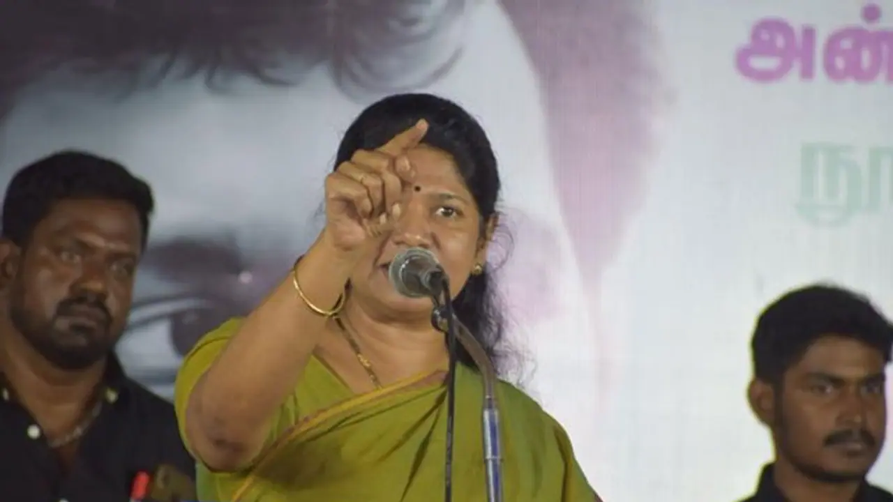 அண்ணா... அப்பா இடத்தில் உங்களை வைத்து பார்க்கிறேன்.! உங்கள் பின்னால் அணிவகுத்து நிற்பேன் கண்கலங்கிய கனிமொழி அண்ணா... அப்பா இடத்தில் உங்களை வைத்து பார்க்கிறேன்.! உங்கள் பின்னால் அணிவகுத்து நிற்பேன் கண்கலங்கிய கனிமொழி