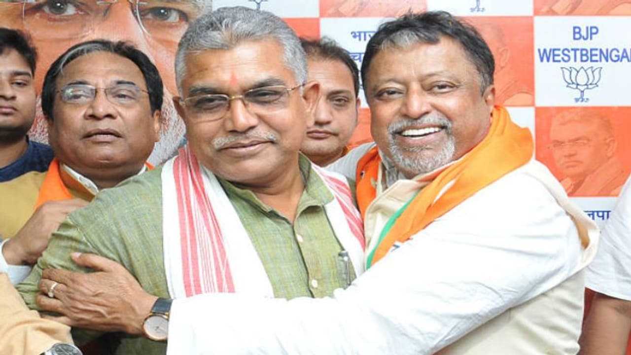 'সুযোগ নিচ্ছেন মমতা', তড়িঘড়ি মুকুল নিয়ে 'ভোল বদল' দিলীপের 'সুযোগ নিচ্ছেন মমতা', তড়িঘড়ি মুকুল নিয়ে 'ভোল বদল' দিলীপের