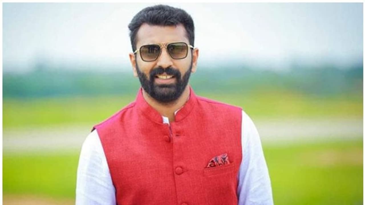 എംഎല്എയുടെ മകന്റെ കാറിടിച്ച് രണ്ട് പേര്ക്ക് പരിക്ക്; അപകടം അടിപിടിക്കേസില് ജാമ്യത്തിലിറങ്ങിയ ശേഷം എംഎല്എയുടെ മകന്റെ കാറിടിച്ച് രണ്ട് പേര്ക്ക് പരിക്ക്; അപകടം അടിപിടിക്കേസില് ജാമ്യത്തിലിറങ്ങിയ ശേഷം