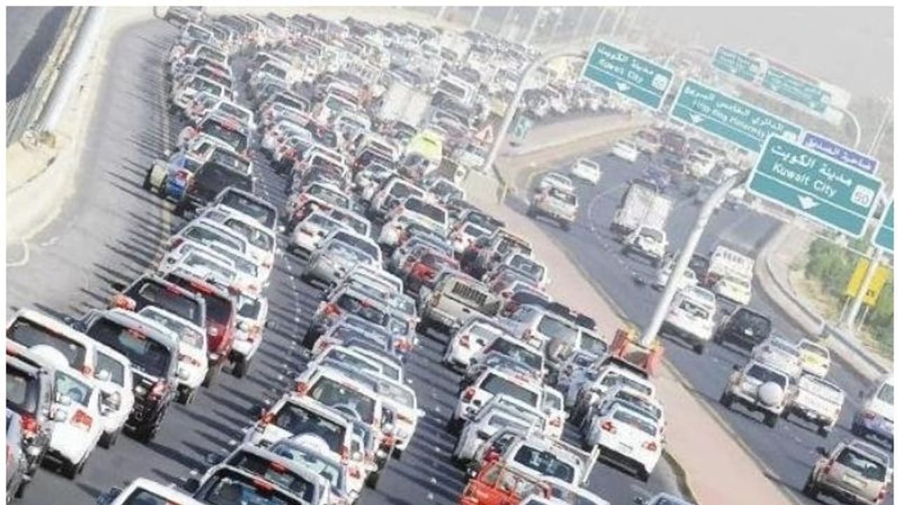 ട്രാഫിക്ക് നിയമലംഘകര്ക്ക് ഇനി 'രക്ഷയില്ല', കര്ശന പരിശോധന; 22,000 നിയമലംഘനങ്ങൾ കണ്ടെത്തി ട്രാഫിക്ക് നിയമലംഘകര്ക്ക് ഇനി 'രക്ഷയില്ല', കര്ശന പരിശോധന; 22,000 നിയമലംഘനങ്ങൾ കണ്ടെത്തി