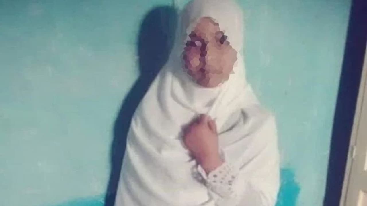 बाजार में बिस्किट खरीदने गई थी बच्ची, हैवानों ने टॉफी देकर ललचाया, रेप से पहले बोली थी थैंक्यू अंकल बाजार में बिस्किट खरीदने गई थी बच्ची, हैवानों ने टॉफी देकर ललचाया, रेप से पहले बोली थी थैंक्यू अंकल