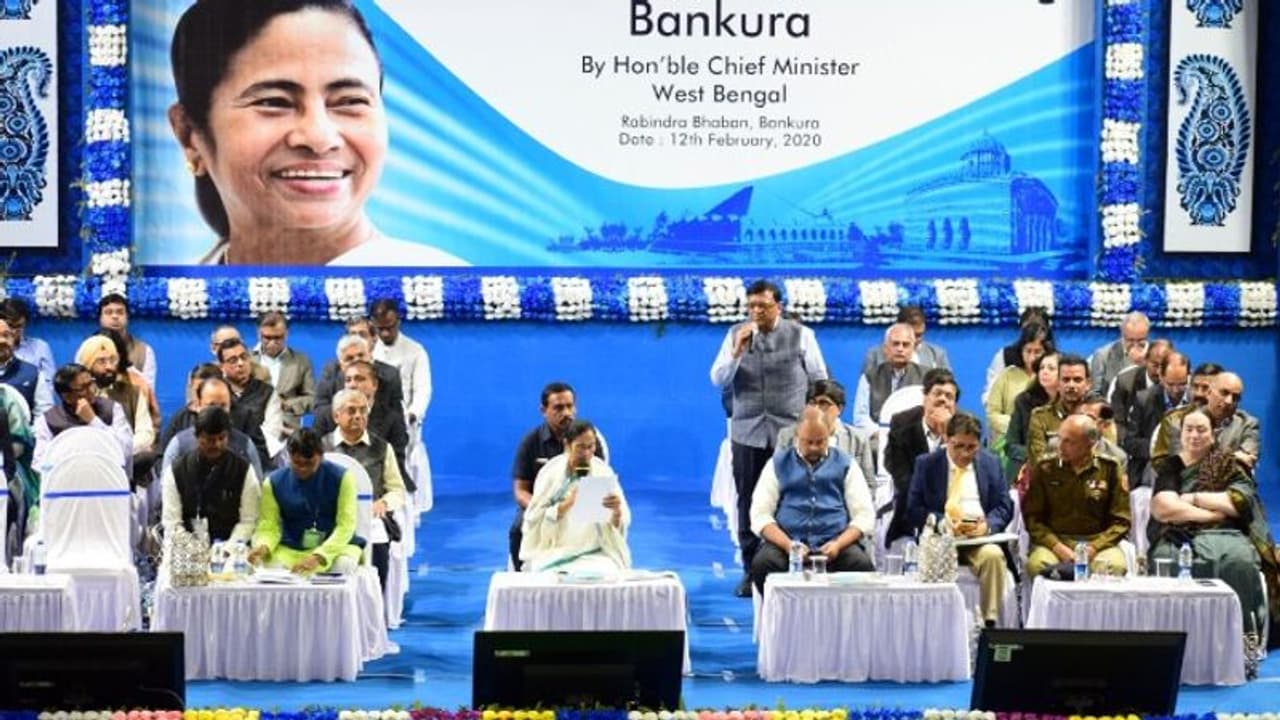 বাঁকুড়ায় ট্যাঙ্ক বিপর্যয়ে আধিকারিকদের ভর্ৎসনা মুখ্যমন্ত্রীর, সিএএ বিরোধী মিছিল দুর্গাপুরে বাঁকুড়ায় ট্যাঙ্ক বিপর্যয়ে আধিকারিকদের ভর্ৎসনা মুখ্যমন্ত্রীর, সিএএ বিরোধী মিছিল দুর্গাপুরে