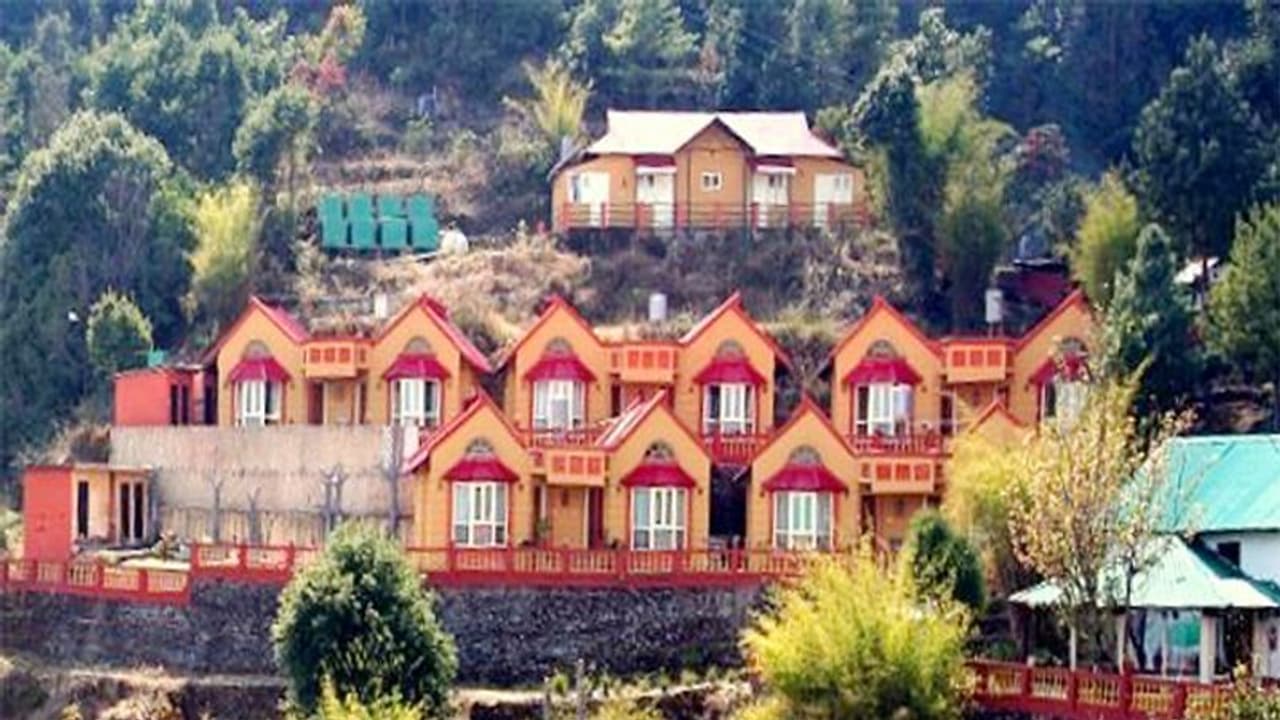 नेपाल के रिजॉर्ट में हुई थी 8 भारतीयों की मौत, अब सरकार ने लगाया तीन महीने का बैन नेपाल के रिजॉर्ट में हुई थी 8 भारतीयों की मौत, अब सरकार ने लगाया तीन महीने का बैन