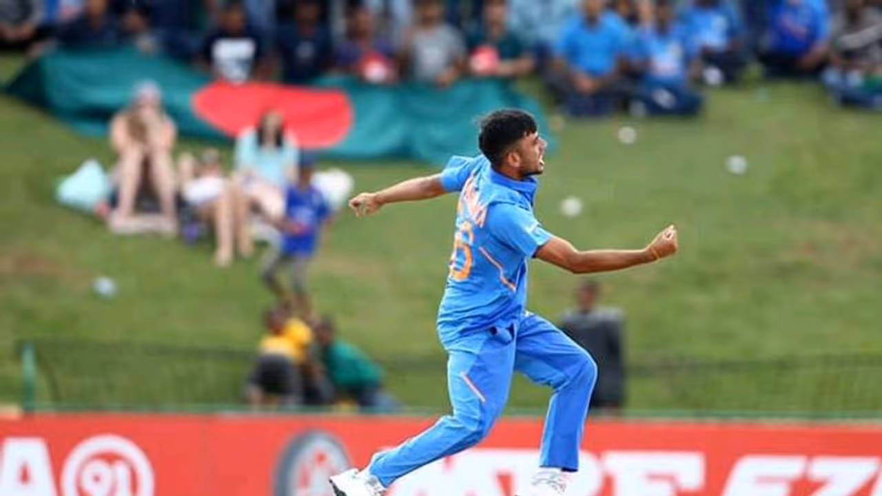 ছেলে উপর শাস্তির খাঁড়া, চিন্তায় নাওয়া খাওয়া ছাড়লেন রবি বিষ্ণই এর মা ছেলে উপর শাস্তির খাঁড়া, চিন্তায় নাওয়া খাওয়া ছাড়লেন রবি বিষ্ণই এর মা