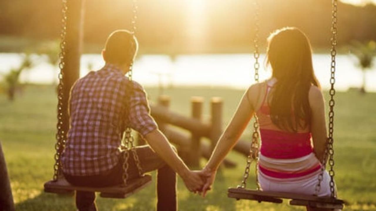 പ്രണയം തുറന്നുപറയുന്നതിന് മുന്പ് ചോദിച്ചിരിക്കേണ്ട ഏഴ് ചോദ്യങ്ങള്... പ്രണയം തുറന്നുപറയുന്നതിന് മുന്പ് ചോദിച്ചിരിക്കേണ്ട ഏഴ് ചോദ്യങ്ങള്...