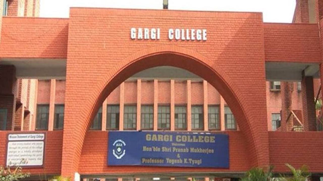 'ജയ് ശ്രീറാം വിളികളുമായെത്തി അവര്‍ അഴിഞ്ഞാടി'; ഗാര്‍ഗി കോളേജില്‍ നടന്നതിനെക്കുറിച്ച് ദൃക്സാക്ഷികള്‍