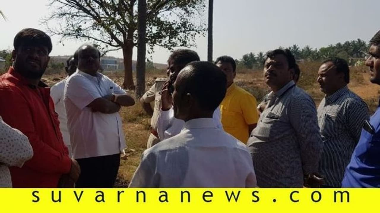 ನಿಖಿಲ್ ಮದುವೆ ಸ್ಥಳದಲ್ಲಿ ವಾಸ್ತು ಪ್ರಕಾರ ಮಂಟಪ ನಿಖಿಲ್ ಮದುವೆ ಸ್ಥಳದಲ್ಲಿ ವಾಸ್ತು ಪ್ರಕಾರ ಮಂಟಪ