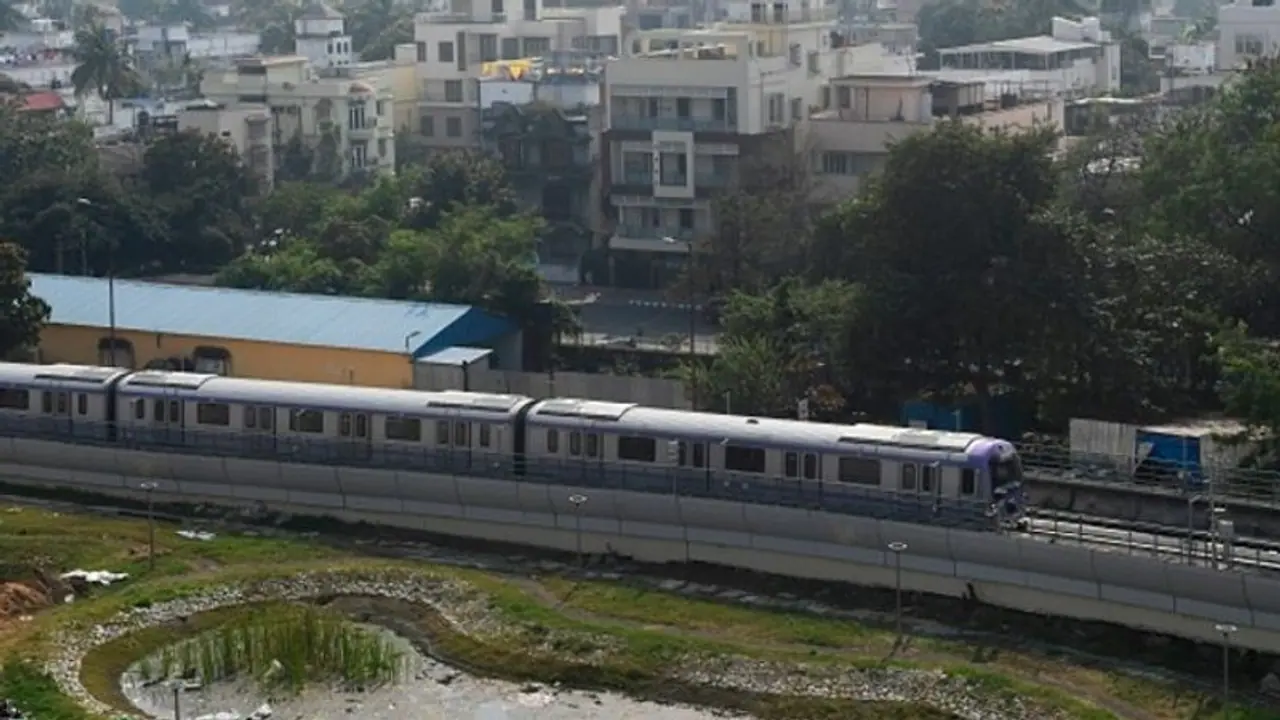 উৎসবের মরশুমে বিপুল ক্ষতি, মদন দত্ত লেনের একাধিক সোনার দোকানে ফাটল 