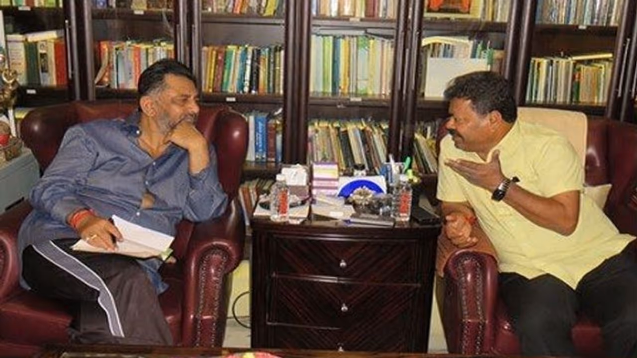 'ರೇಣುಕಾಚಾರ್ಯ ಡಿಕೆಶಿಯನ್ನ ಬಿಜೆಪಿಗೆ ಸೆಳೆಯುವ ಪ್ರಯತ್ನ ಮಾಡಿರಬಹುದು' 'ರೇಣುಕಾಚಾರ್ಯ ಡಿಕೆಶಿಯನ್ನ ಬಿಜೆಪಿಗೆ ಸೆಳೆಯುವ ಪ್ರಯತ್ನ ಮಾಡಿರಬಹುದು'