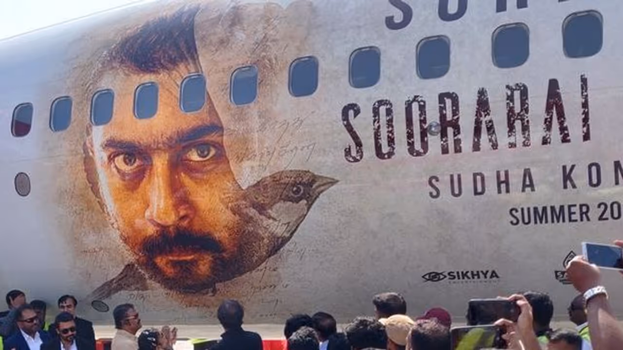 தலைவரை காப்பி அடித்த சூர்யா..! வானத்தில் பறக்க தயாராக இருக்கும் சூரரை போற்று விமானம்! தலைவரை காப்பி அடித்த சூர்யா..! வானத்தில் பறக்க தயாராக இருக்கும் சூரரை போற்று விமானம்!